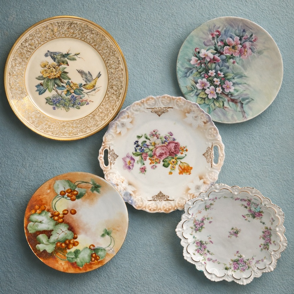 BUNDLE EUROPEAN  MIX OF Porcelain plates Collection!